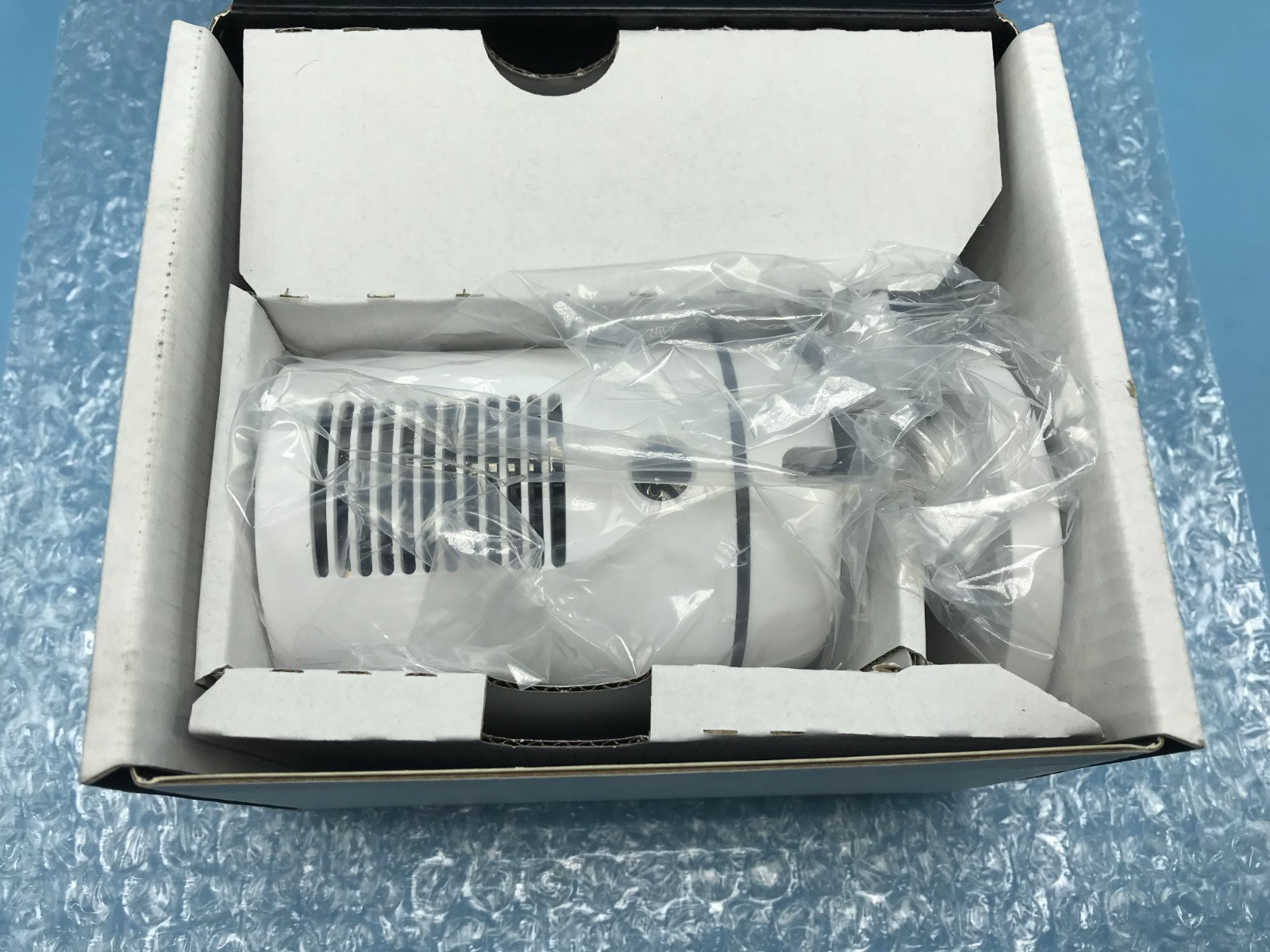 Vivint Indoor Ping Security Camera V-CAM1 Wireless Bluetooth With Power Adapter - Image 2