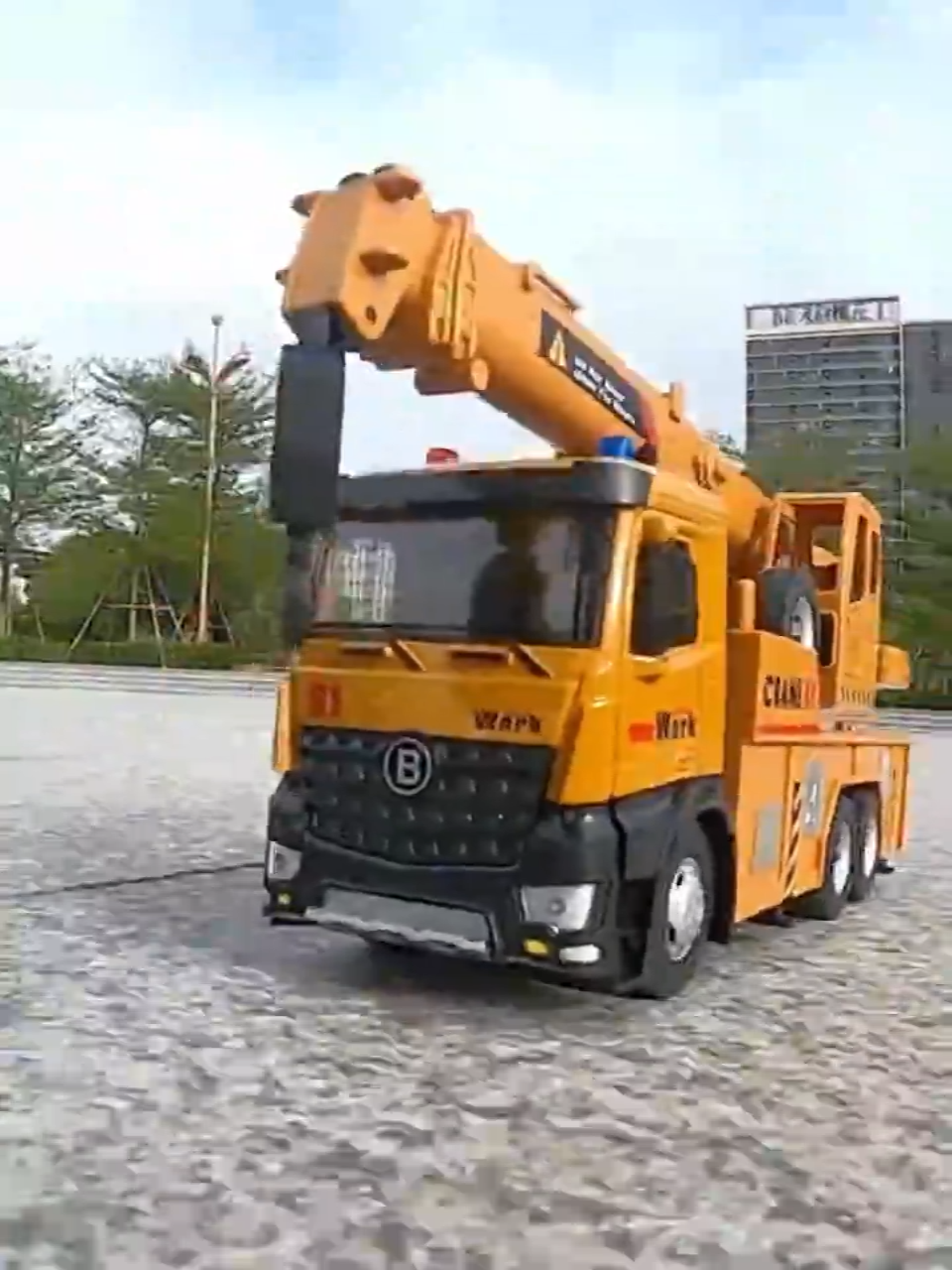 1/18 Crane Work Truck Model Toys Car Diecast Alloy Engineering Vehicle Doors - Image 3