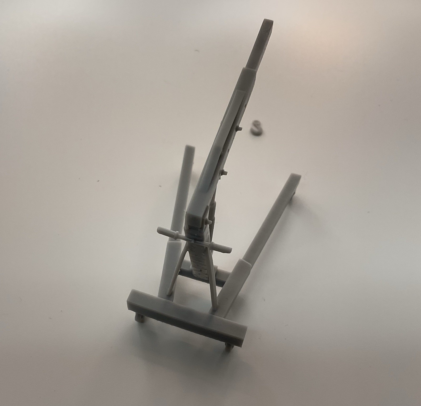 1/24 Scale Rolling Engine Crane with Separate Hook – High Detail 3D Resin - Image 4