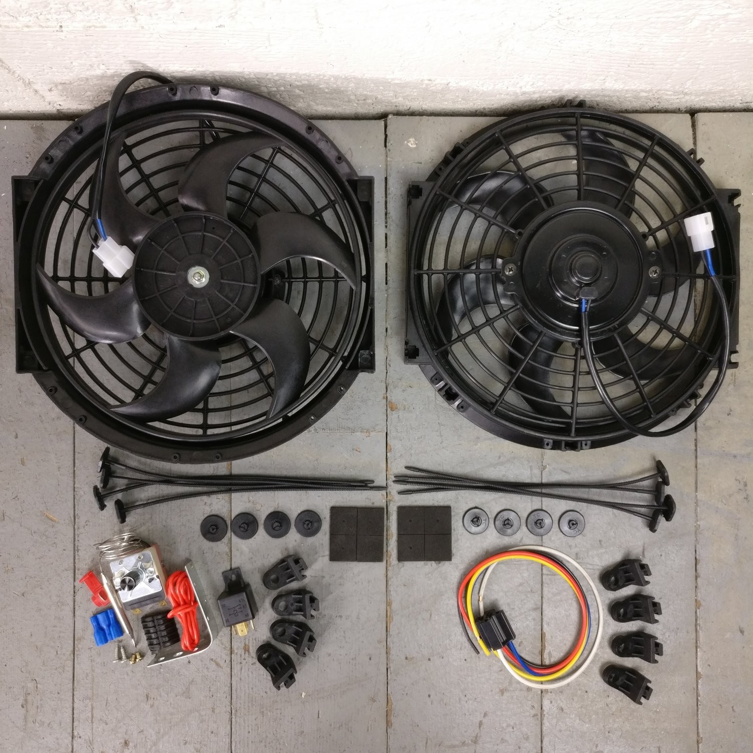 1963-85 GM E Body 10" 1019 CFM Cooling Fan Fixed Temp Switch Kit platform 405 V8
