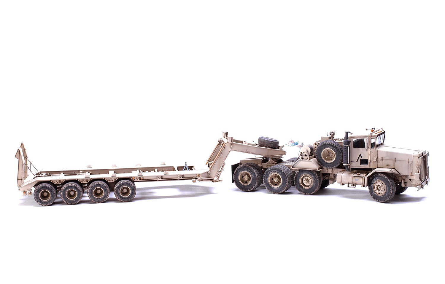 Meng SS-013 1/35 U.S. M911 C-HET (8x6) and M747 Heavy Equipment Semi-Trailer - Image 3