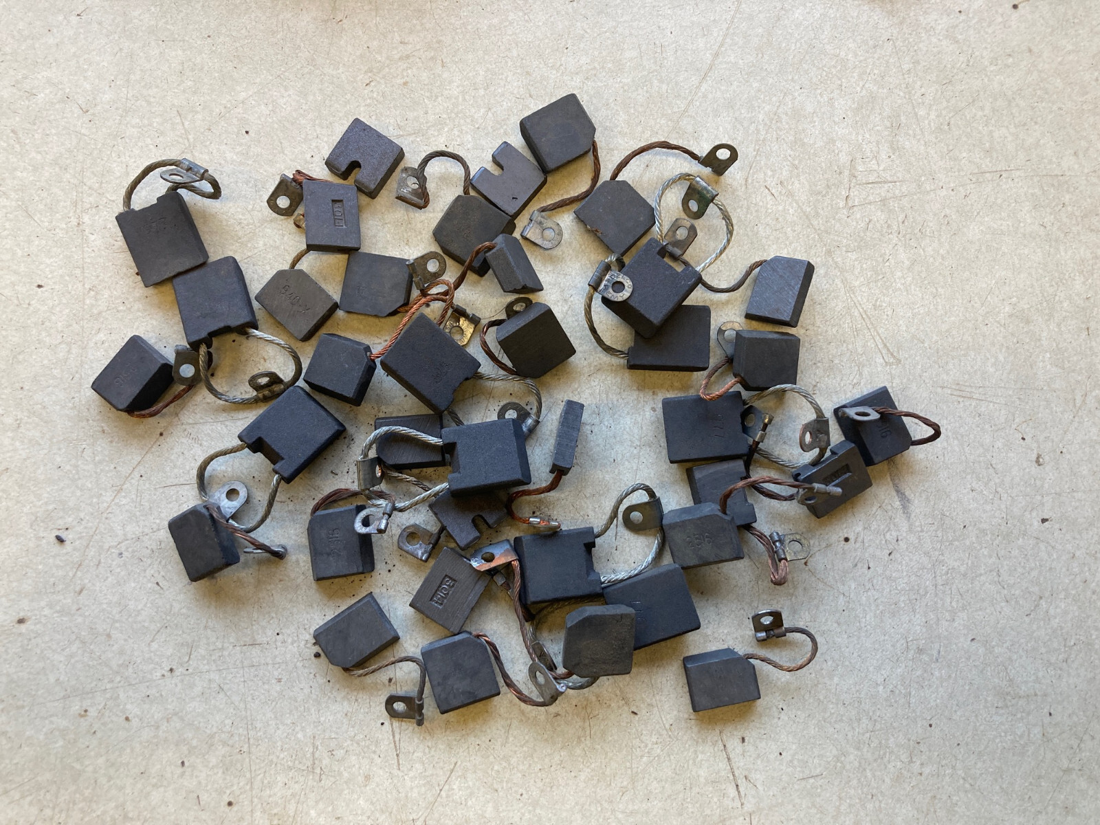 Big Lot 38 NOS USA Made Misc Equipment Brand New Starter Brush Generator Brushes - Image 2