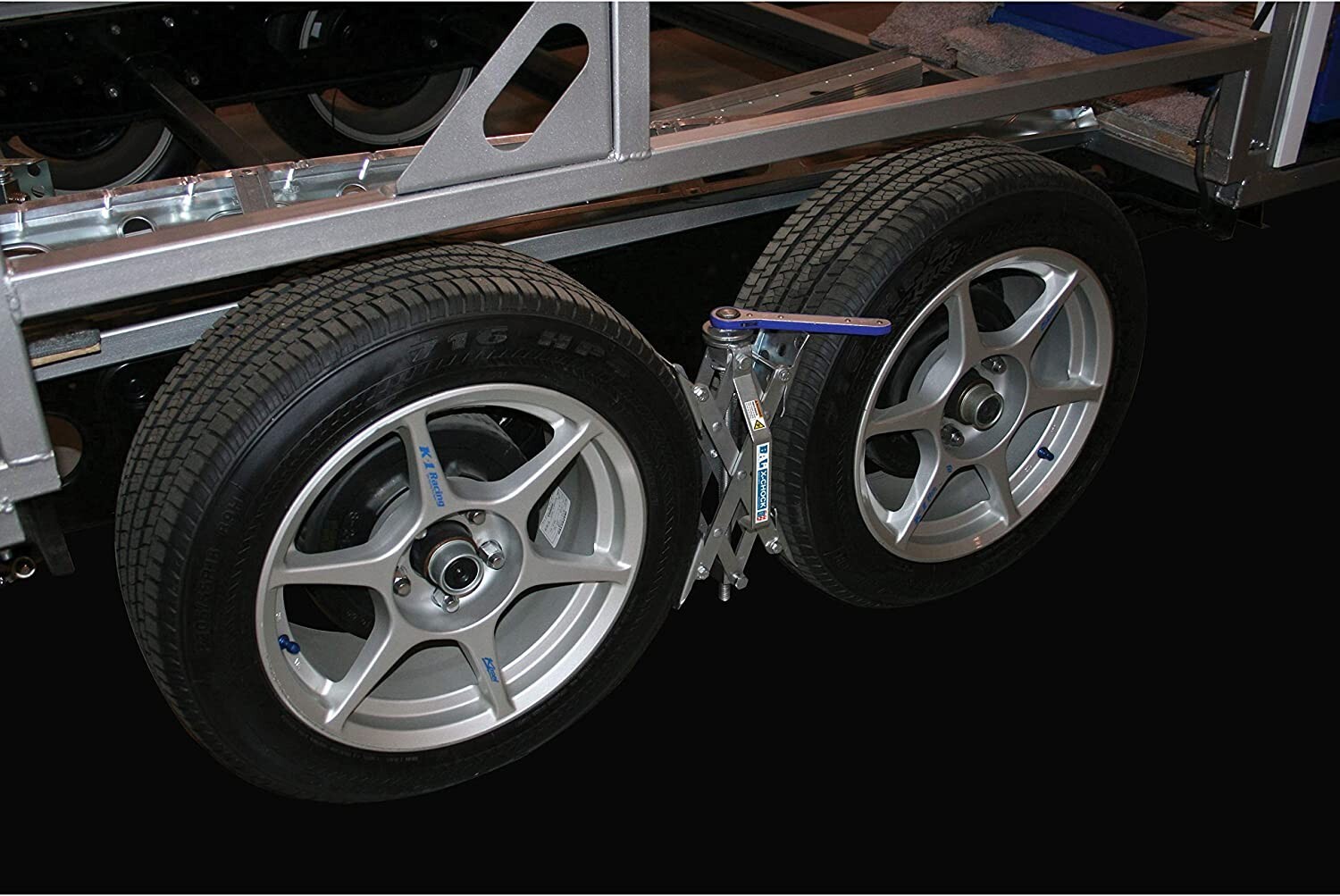 X-Chock Wheel Stabilizer - Pair - One Ratchet Wrench - BAL 28012 - Image 3