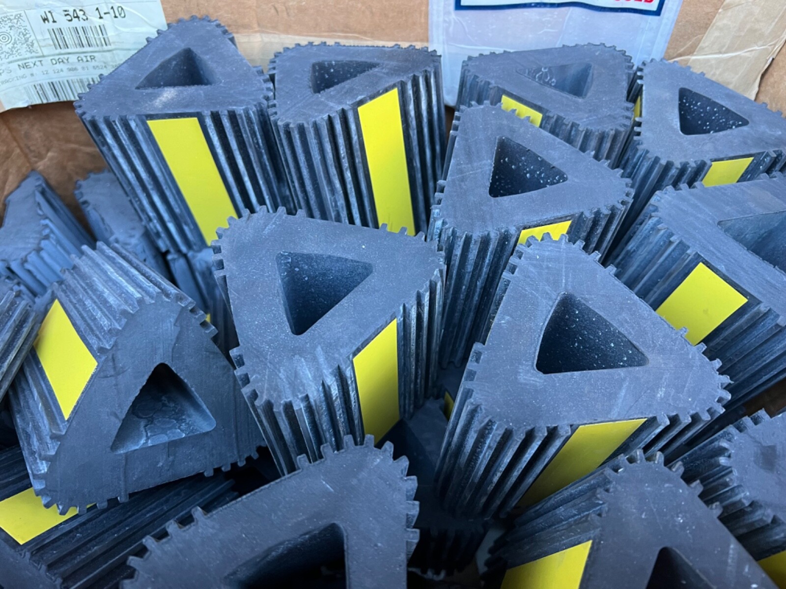 Heavy Duty Wheel Chocks,Rubber Wheel Block Non-Slip Base Yellow Reflective Tape - Image 2