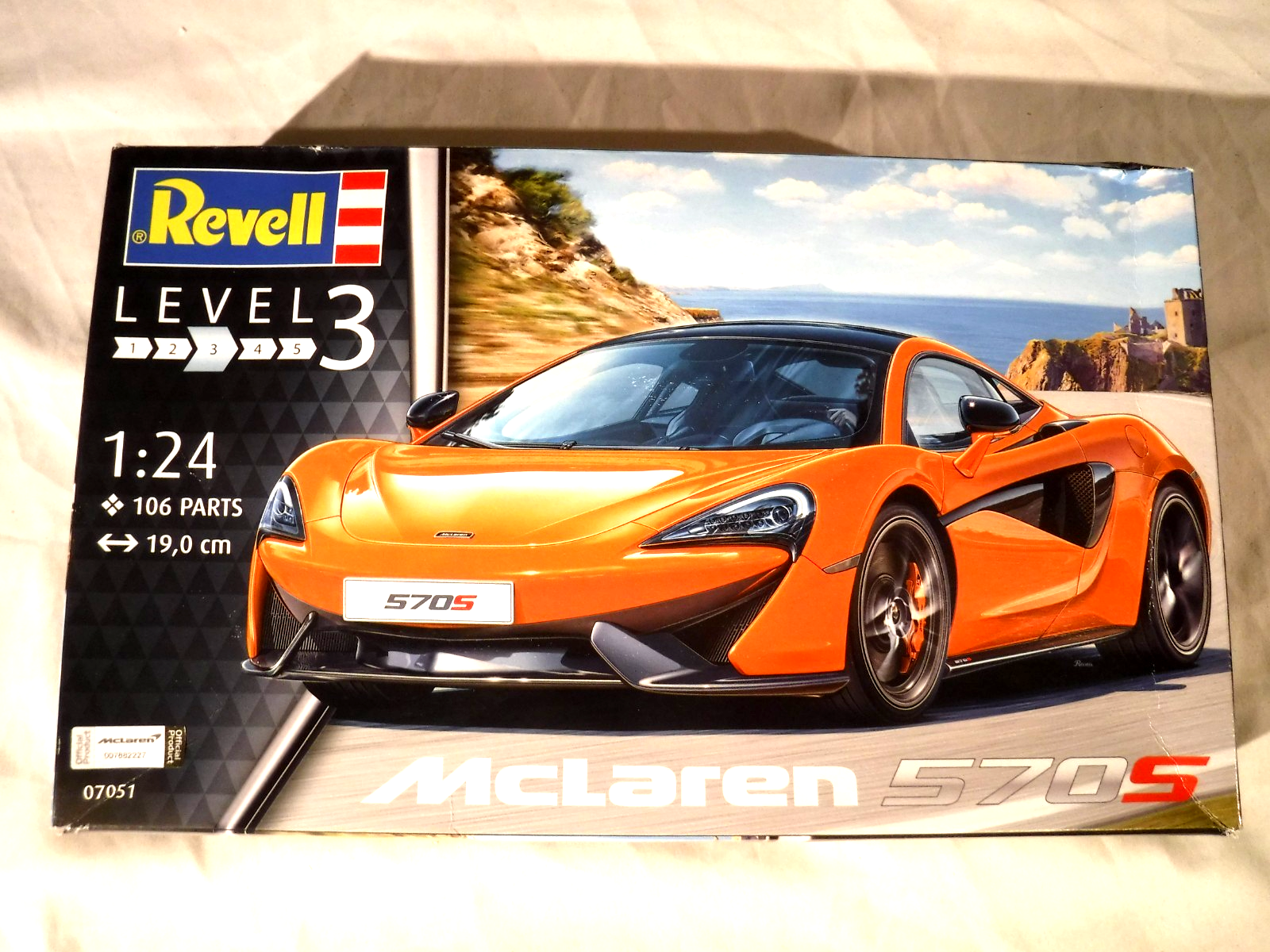1/24 Revell McLaren 570S Sports Car Level 3 Kit # 07051