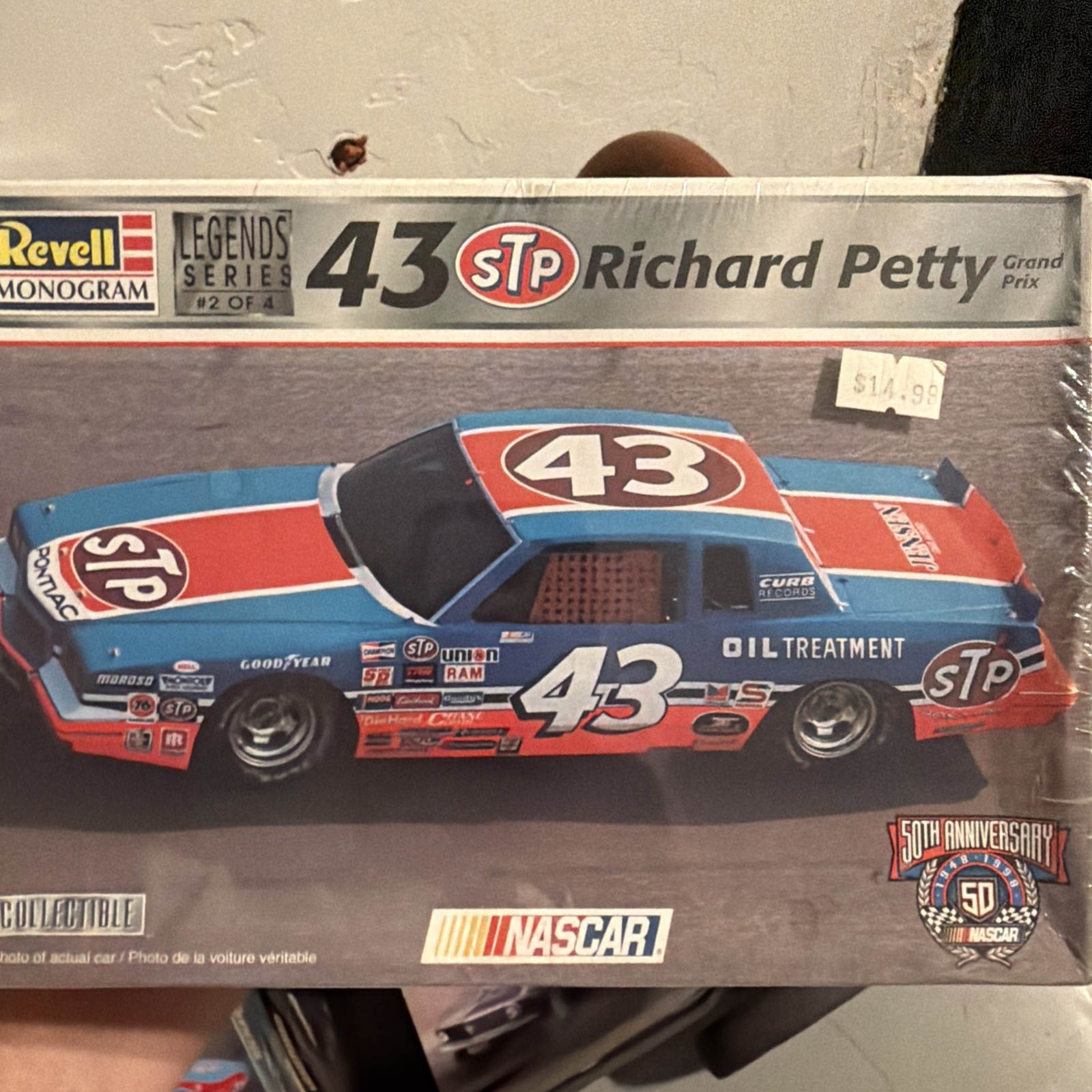 Revell Monogram #43 STP Richard Petty model kit - Level 3 - 1/24 scale - 1:24 - Image 2