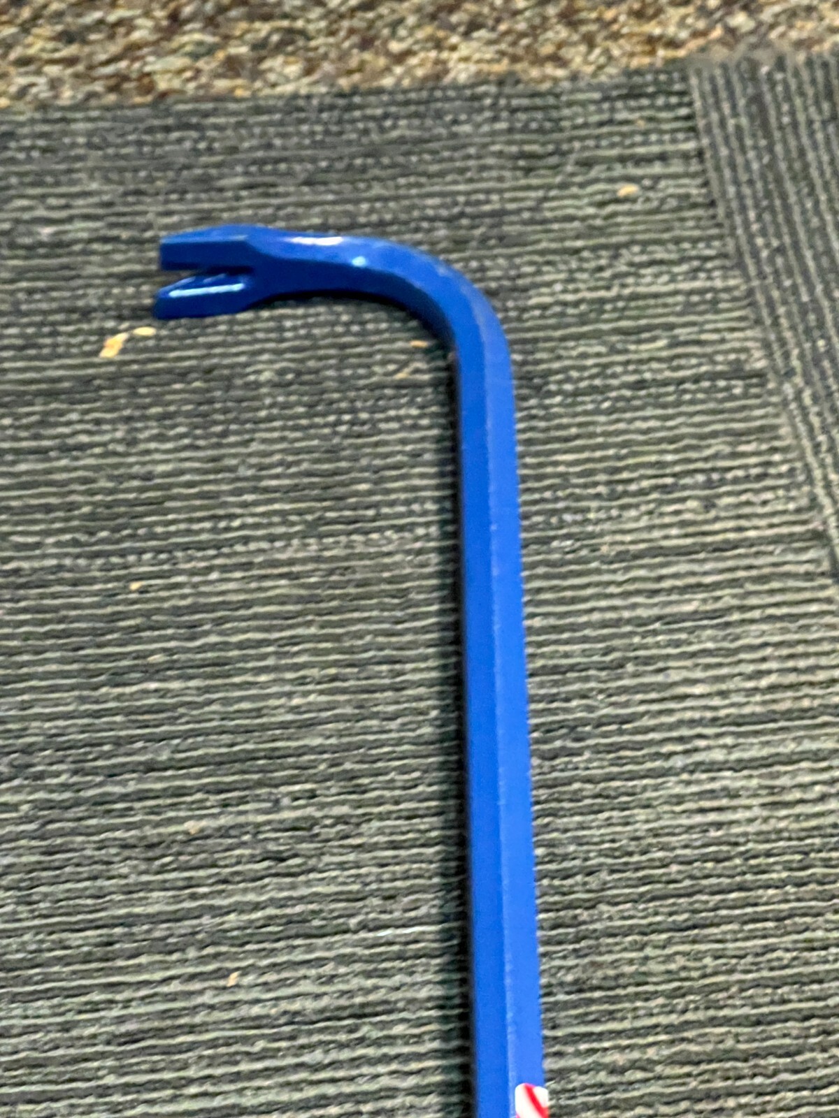 Vaughan Wrecking Bar 57336, 36-In High Carbon Steel Blue Rust Resistant Finish - Image 4