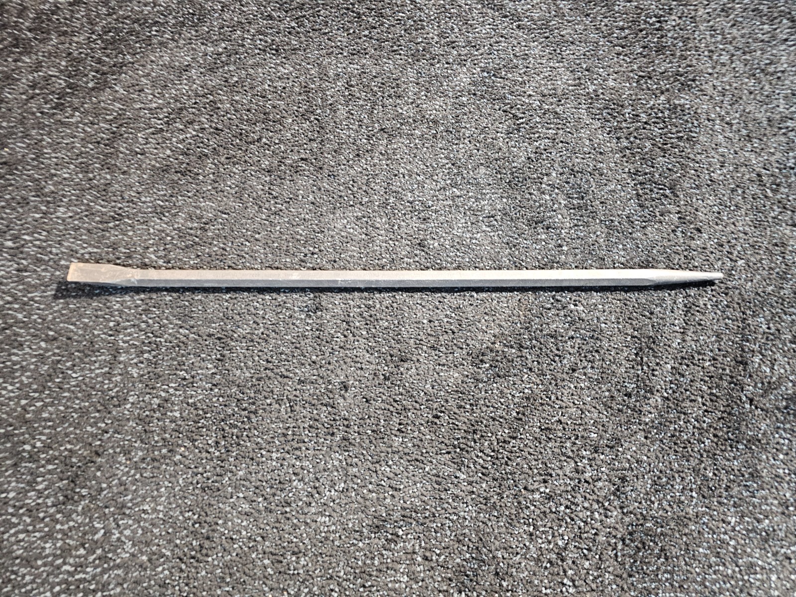 Proto J2125 30" 3/4 in Bar Wd, 7/8in End W, Alignment Pry Bar Straight Point End