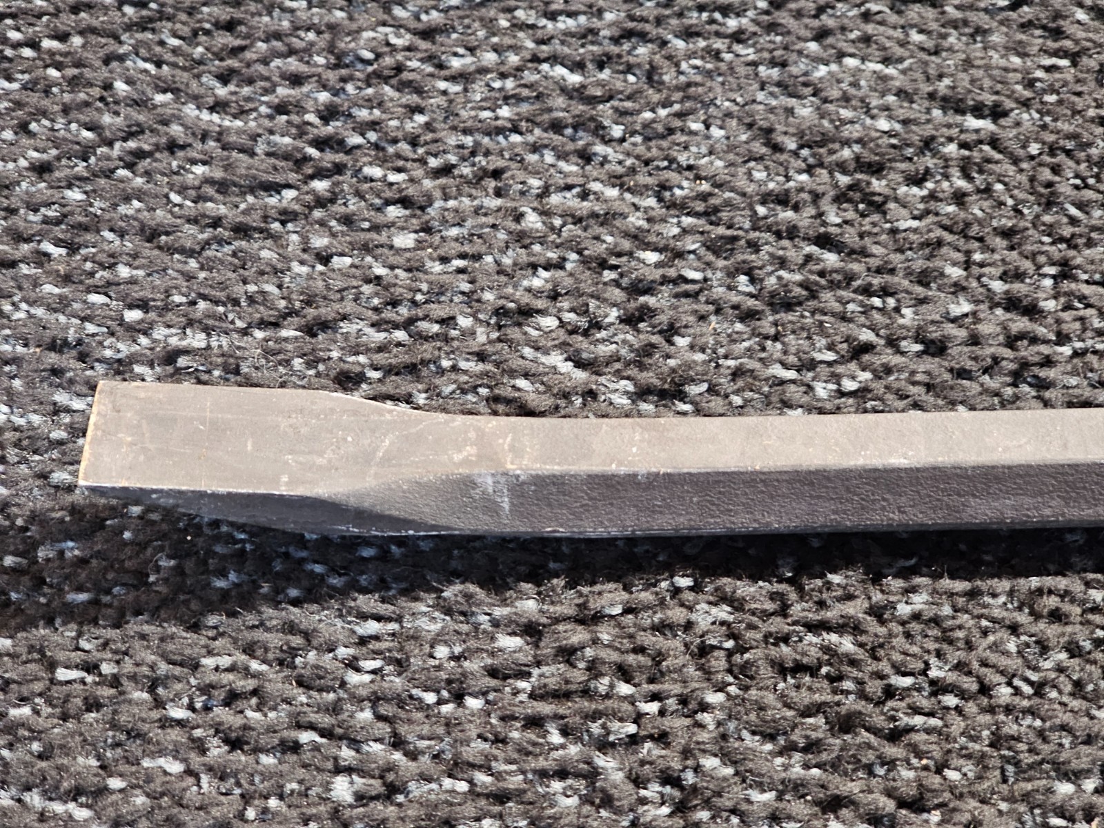 Proto J2125 30" 3/4 in Bar Wd, 7/8in End W, Alignment Pry Bar Straight Point End - Image 2