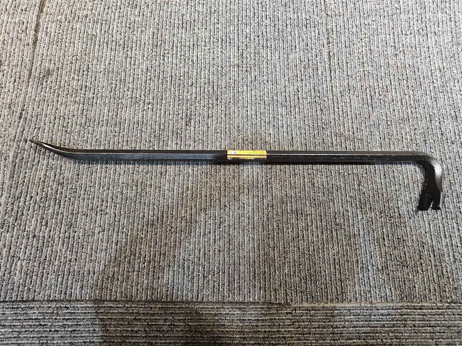 Olympia Tools 87-733 30" Wrecking Bar Heavy Duty Pry Bar with Beveled Chisel End