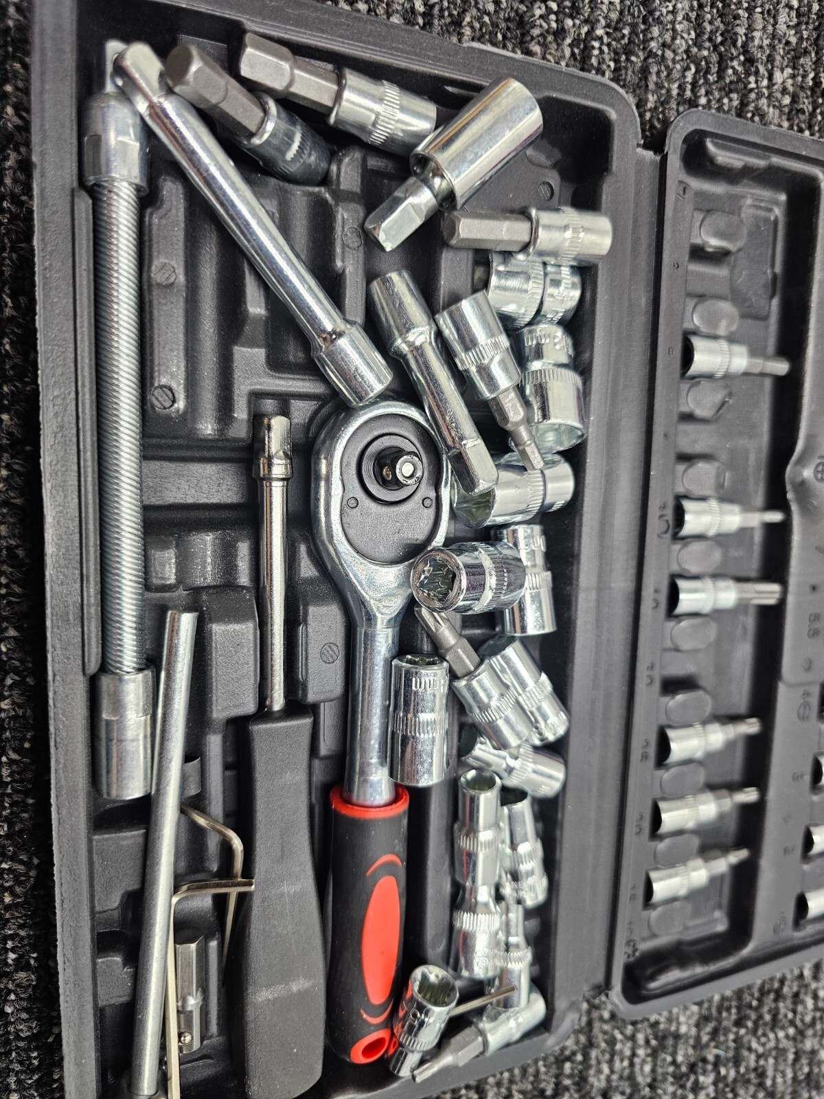 46 Pieces Socket Wrench Ratchet Mechanic Tool for Automotive & Household - Image 3
