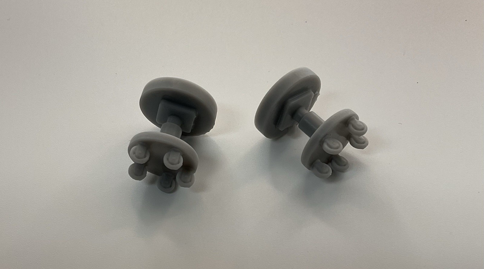 1/25 Scale Resin Mechanic Stools - 3D Printed Rolling Seats for Dioramas