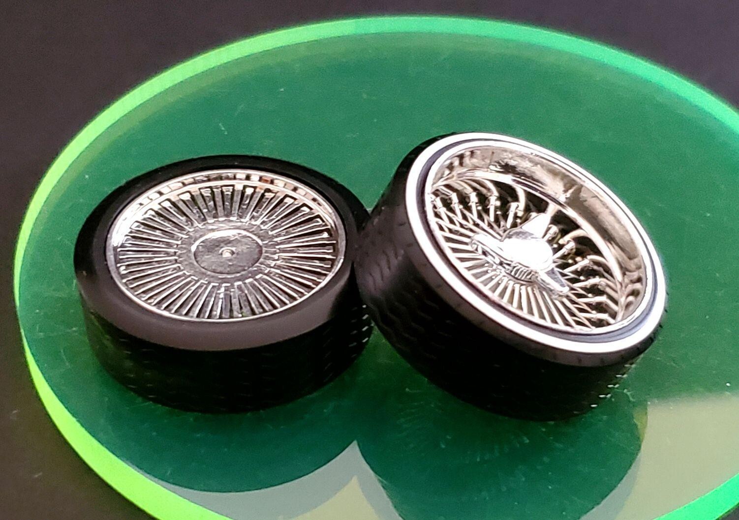 1/18 SUPER SPOKES Chrome LOWRIDER SMOOTH Style 3 Prong K/O Rim & LOW PRO WW Tire - Image 3