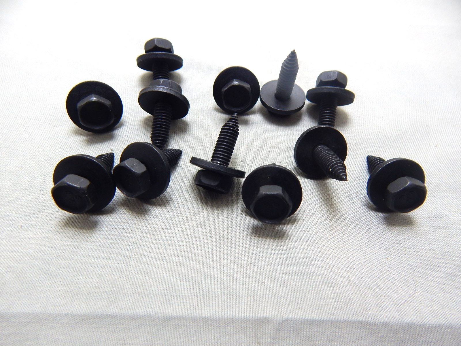 M 6 - 1.00 X 16 MM ( 5/8" ) HEX HEAD BODY BOLT WITH WASHERS