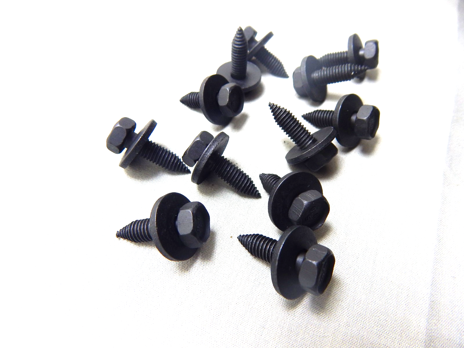 M 6 - 1.00 X 16 MM ( 5/8" ) HEX HEAD BODY BOLT WITH WASHERS - Image 3