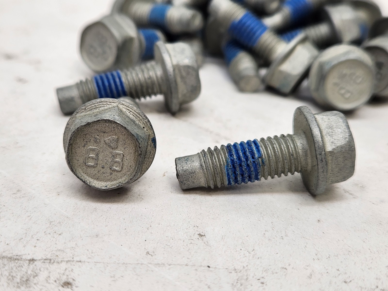 25 -M8-1.25 x 20mm (4mm Dog Point) Metric Hex Flange Bolts Galvanized Grade 8.8 - Image 2