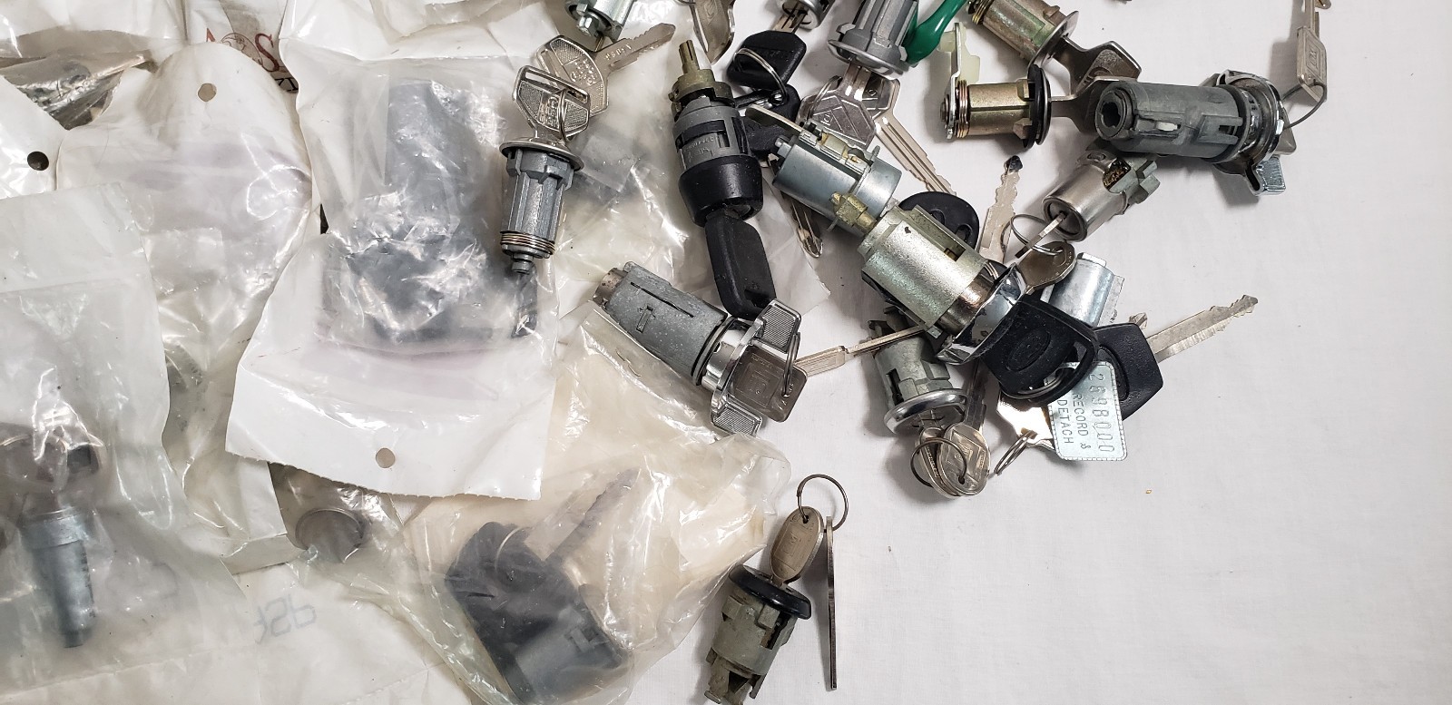 17+ Lbs Mixed Lot Vintage Automotive Vehicle Locks Locksmith Locksport #1 - Image 2