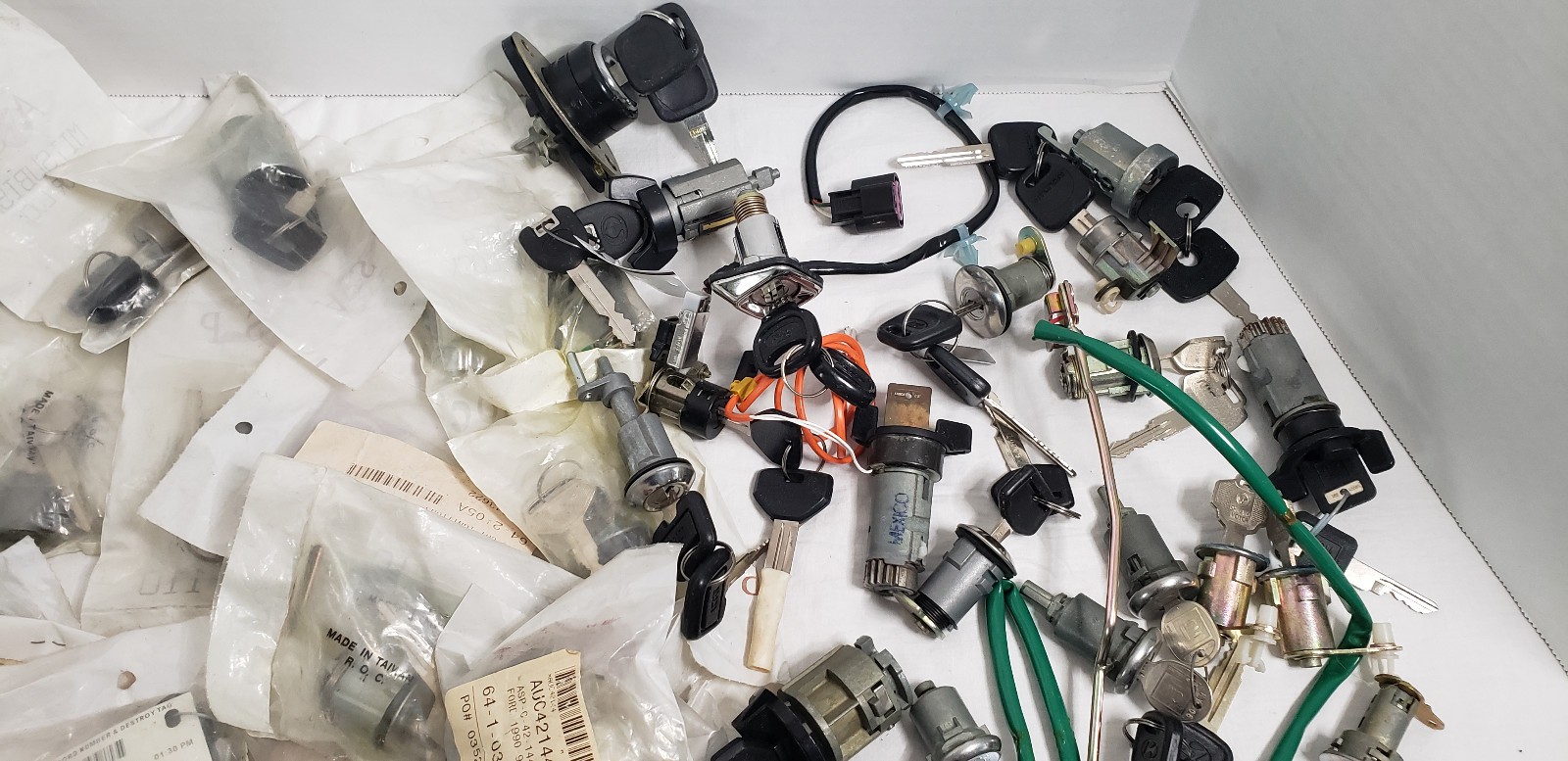 17+ Lbs Mixed Lot Vintage Automotive Vehicle Locks Locksmith Locksport #1 - Image 4