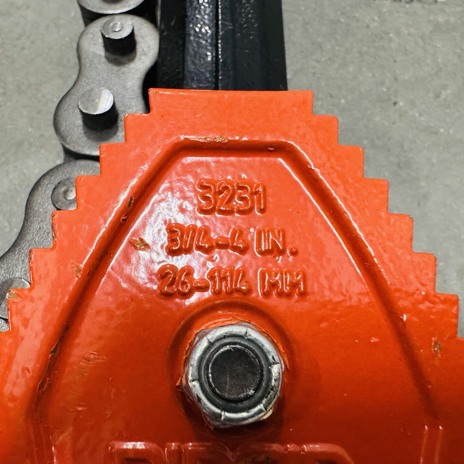 RIDGID 3231 DOUBLE-END REVERSIBLE CHAIN TONGS 3/4"-4" PIPE CAPACITY - Image 3