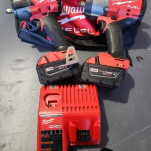 18v Brushless Fuel 1/2-3/8 AUTOMOTIVE IMPACTS KIT MILWAUKEE 3010-22