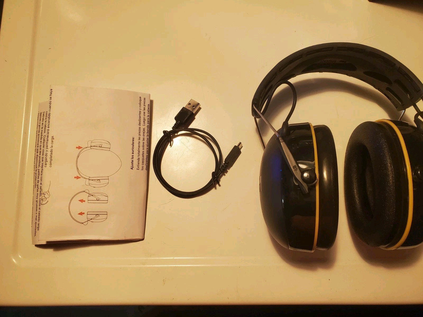 3M WorkTunes Connect Ear Protection Bluetooth Rechargeable Battery - Image 3