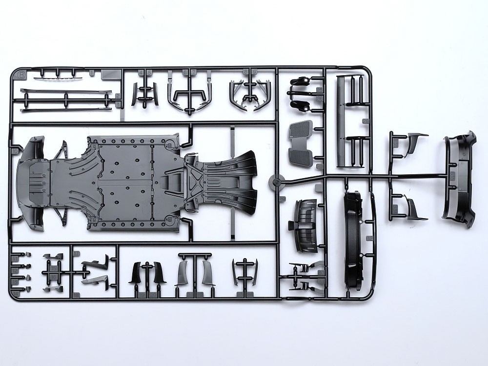 Tamiya 1/24 2022 Porsche 911 GT3 RS (992) w/ Decals & Masks Japan Model Kit - Image 4
