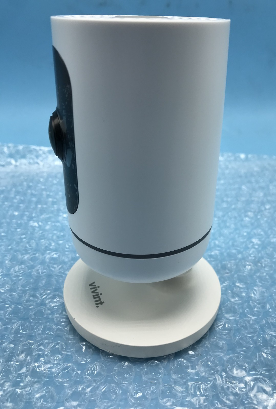 Vivint Indoor Ping Security Camera V-CAM1 Wireless Bluetooth With Power Adapter - Image 4