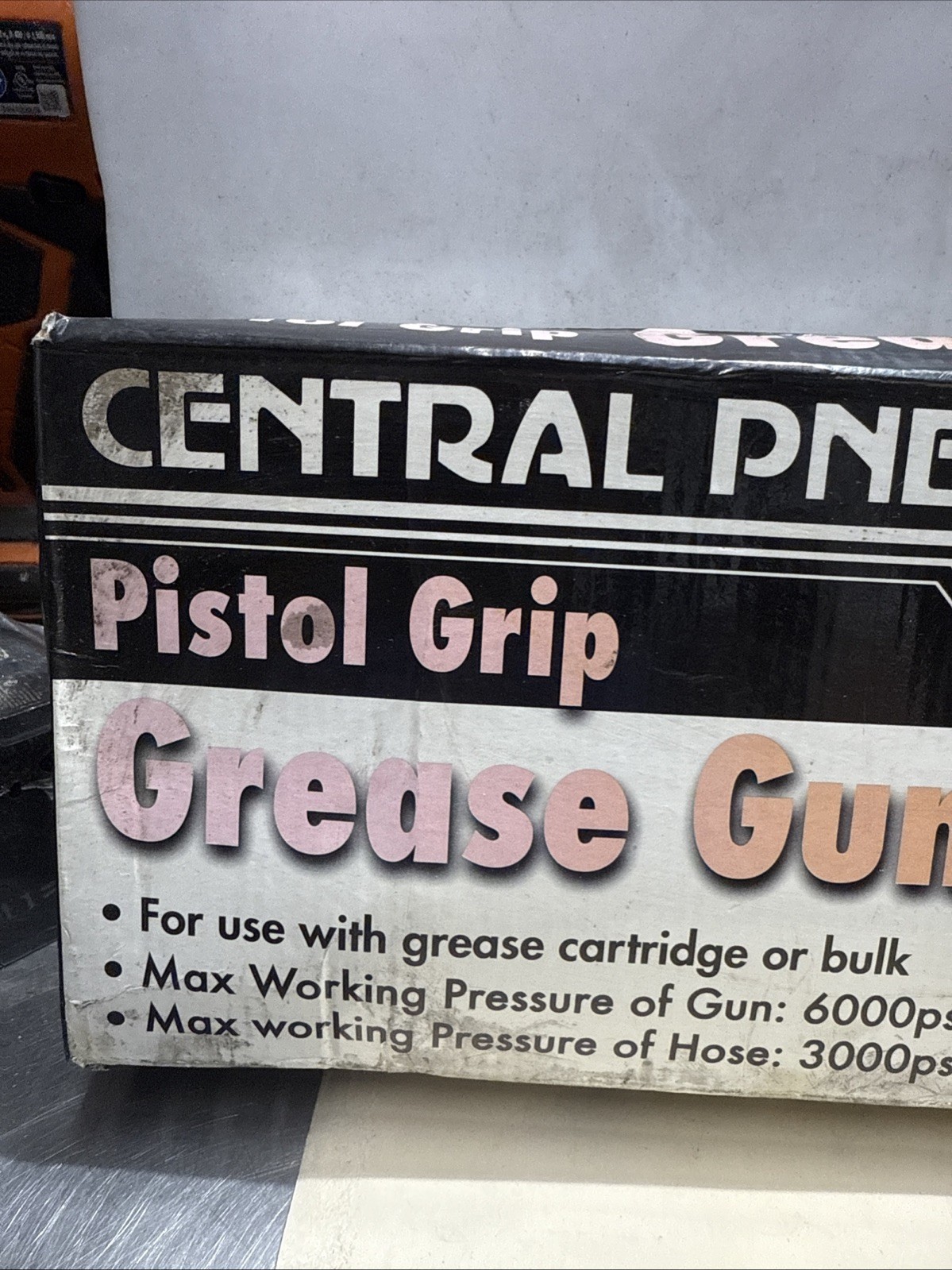 Pittsburgh Pistol Grip Grease Gun 6000 PSI work pressure 12" Flex hose Auto - Image 2