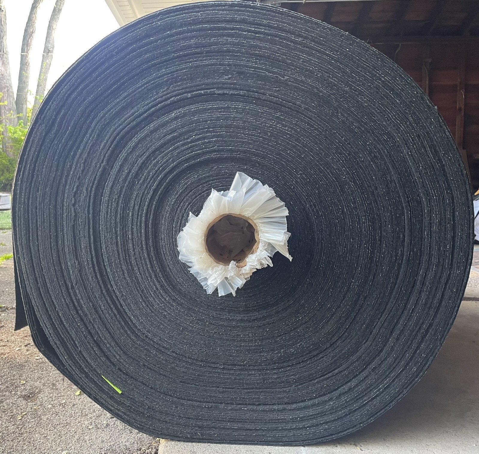 Alfombra automotriz premium con respaldo - negra - 5 yardas cuadradas (67” x 98")-