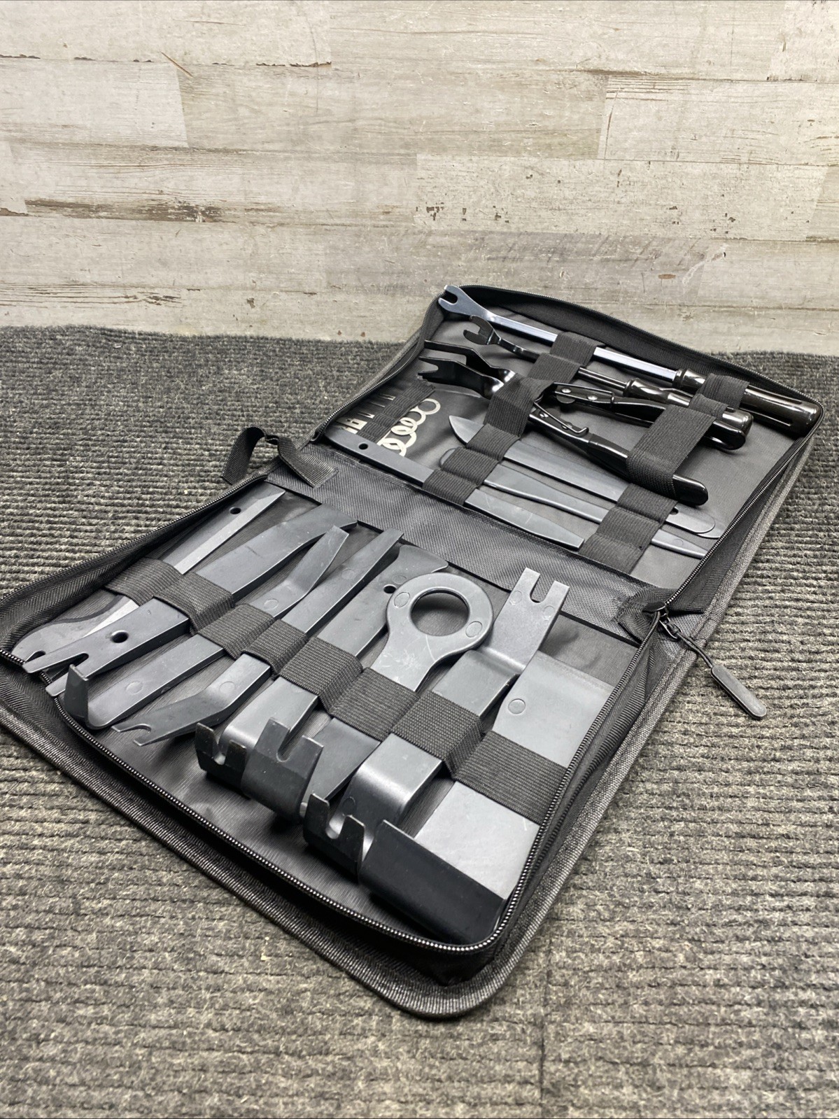 19Pcs Trim Removal Tool Set for Automotive Fasteners with Storage Bag - Image 2