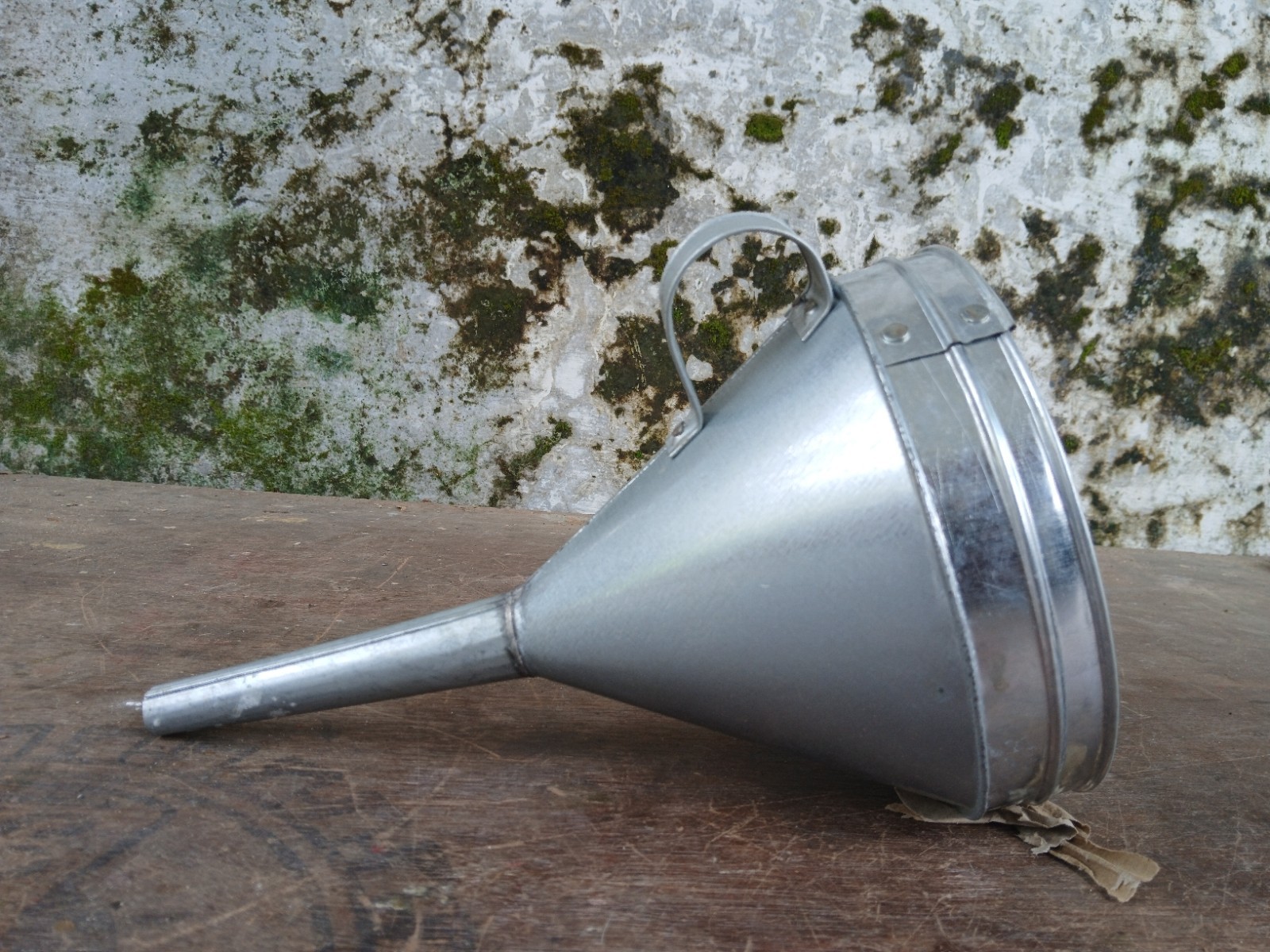 Galvanized Steel Metal Funnel with Handle Large Wide Mouth Oil Fuel Liquid - Image 4