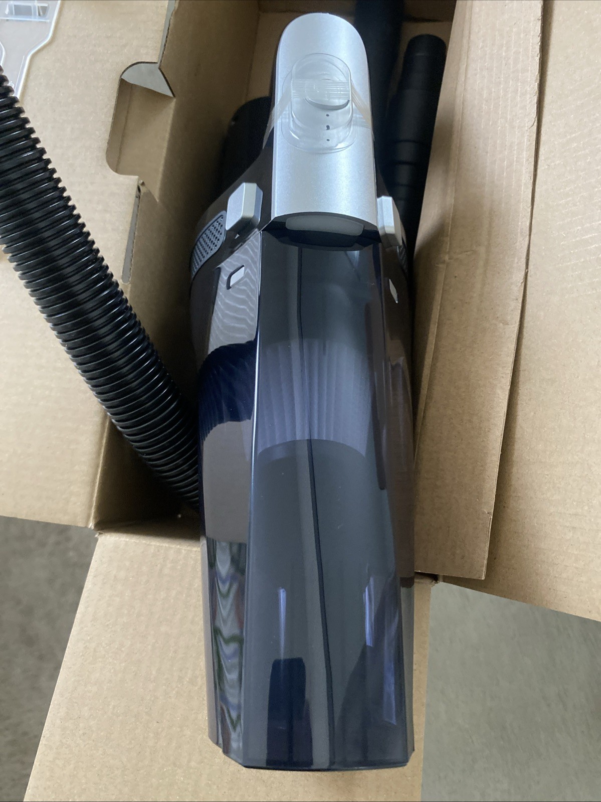 New Portable Household / Automotive Vacuum Cleaner - Strong Suction , Wireless - Image 4