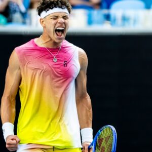 ON Men's Court Tank (White Lime) | Size S