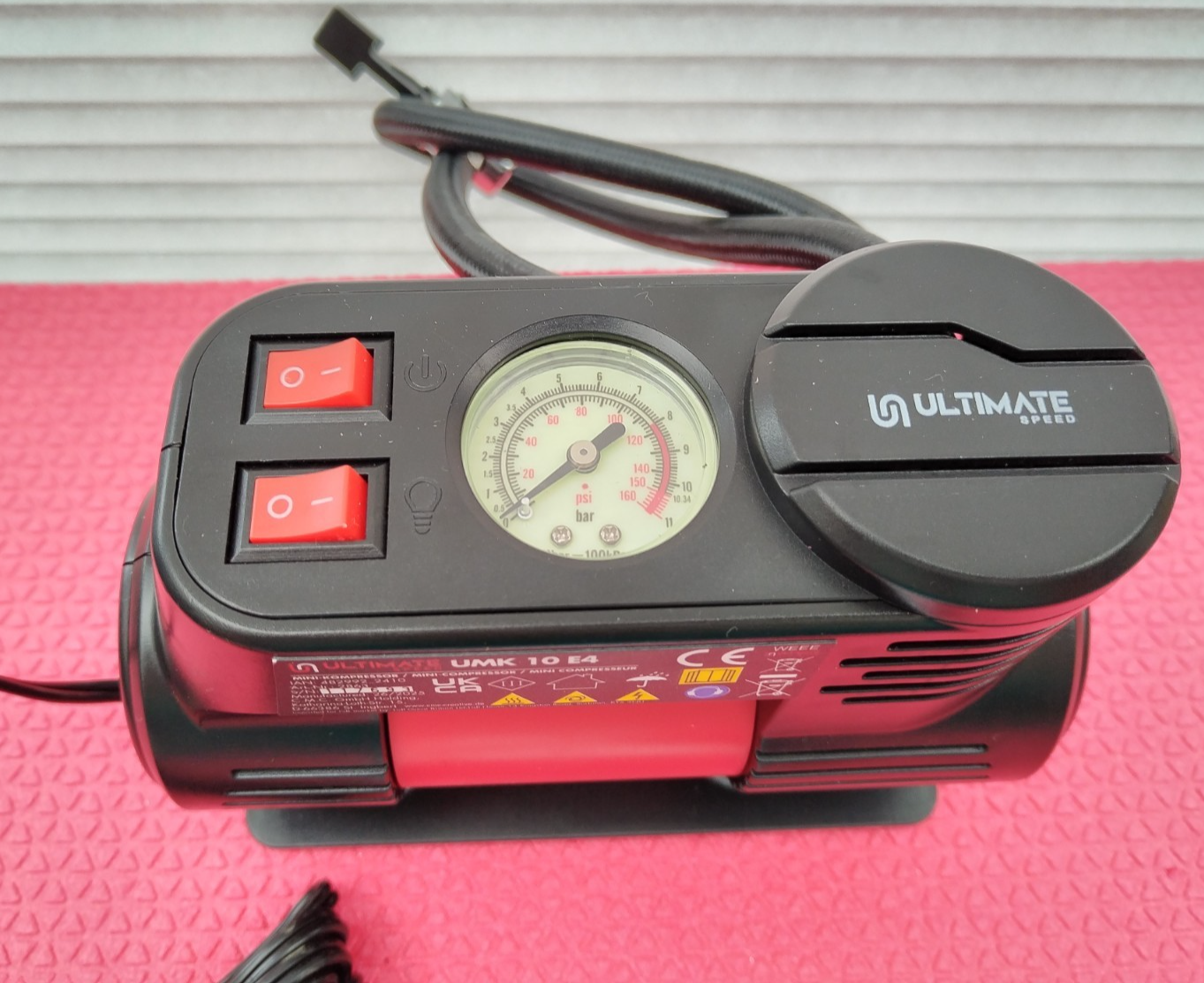 MINI COMPRESOR DE AIRE UMK 10 E4 – 12V – 10.3 Bar 150 psi y LUZ DELANTERA 🚘🚙🚗- - Image 3