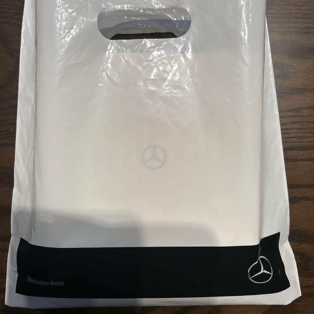 Mercedes-Benz Original Red & White Towels Set 27x25.5cm New - Image 3