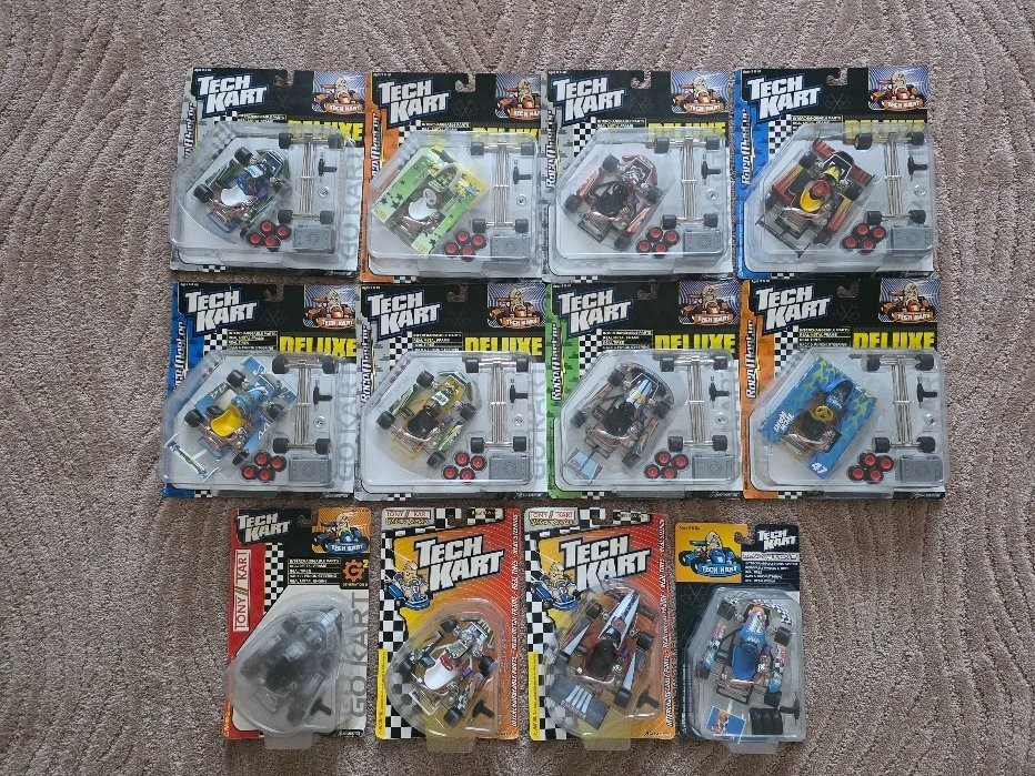 HARD TO FIND LOT OF (12) SEALED TECH KART COLLECTIBLE RACE MASTER TOY VEHICLES