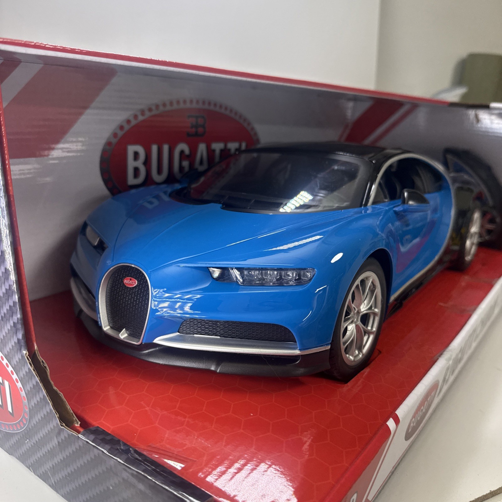 WORLD TECH TOYS Bugatti Chiron - 1:10 Scale Brand New - Image 4