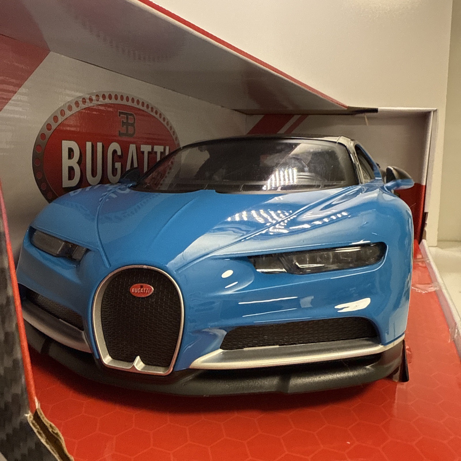 WORLD TECH TOYS Bugatti Chiron - 1:10 Scale Brand New - Image 5
