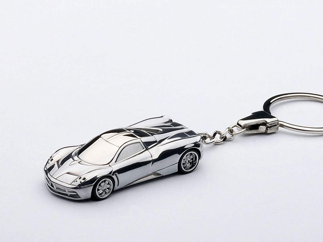 Autoart Pagani Huayra Car Keychain Chrome