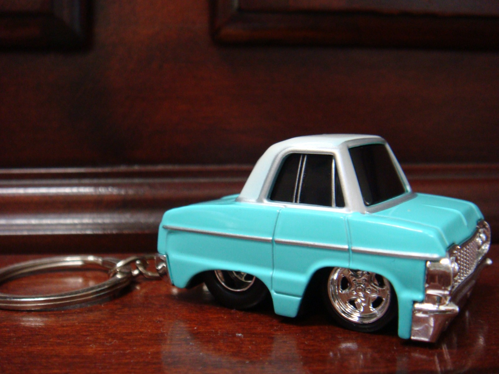 1964 64 CHEVROLET IMPALA SKY BLUE CHEVY MUSCLE CAR KEYCHAIN AUTOMOTIVE KEY CHAIN - Image 2