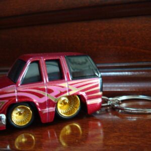 * NEW HOT * 1992 92 CHEVROLET SUBURBAN LOWRIDER KEYCHAIN AUTOMOTIVE KEY CHAIN
