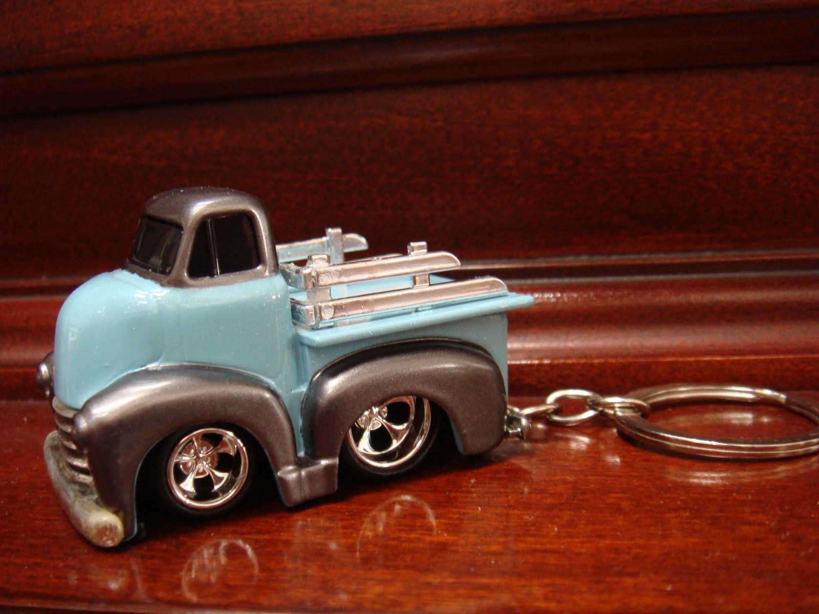 1950 50 GMC COE DELIVERY TRUCK KEYCHAIN AUTOMOTIVE KEY CHAIN