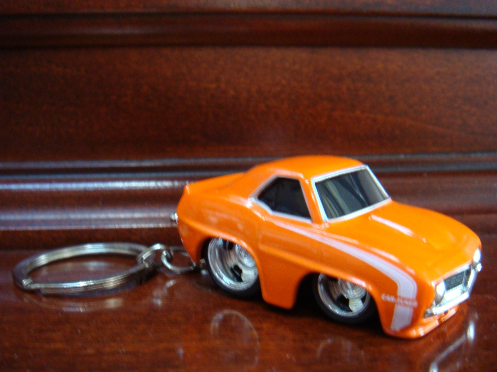 * NEW * 1969 69 CHEVROLET CAMARO SS KEYCHAIN MUSCLE CAR AUTOMOTIVE KEY CHAIN - Image 2