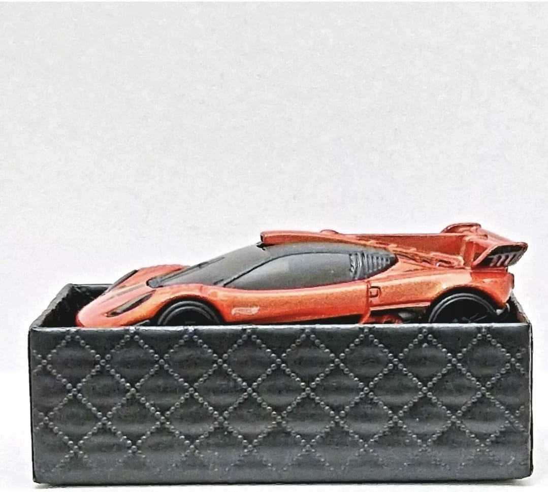 HOT WHEELS 2024 GORDON MURRAY AUTOMOTIVE T.50s KEYRING GIFT PACK FREE SHIPPING - Image 2