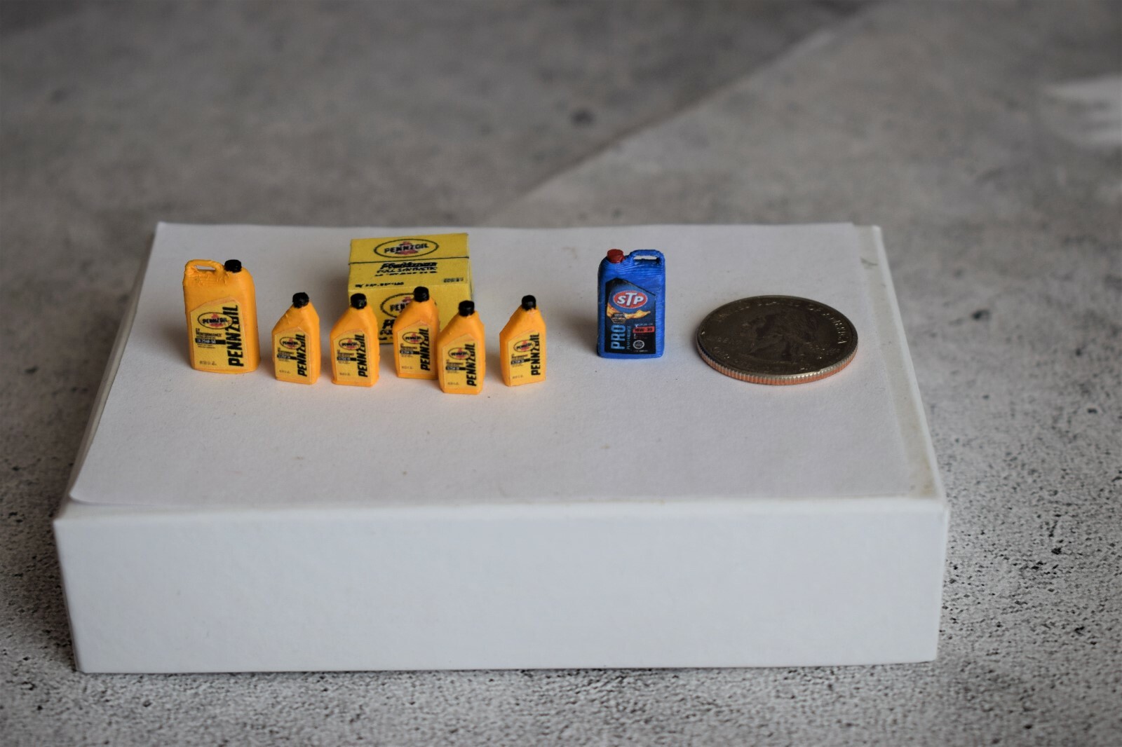 1/18 or 1/24 Pennzoil Oil Bottle product; Diorama Austin's Garage
