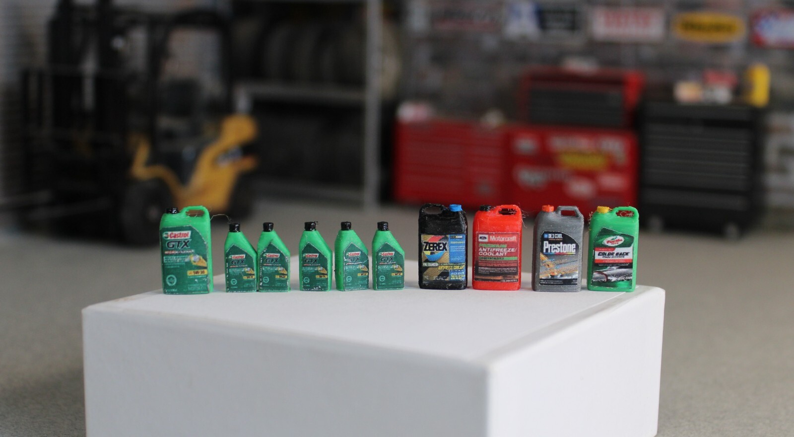 1/18 Scale Castrol GTX Green oil product Diorama shop items
