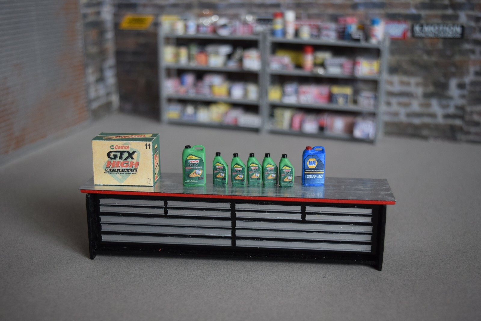 1/18 Scale Castrol GTX Green oil product Diorama shop 8 total items