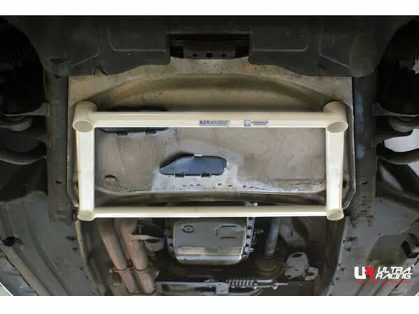 Soporte de miembro de barra inferior delantera Ultra Racing para BMW E53 (X5) 4.4 4x4 1999-2006-