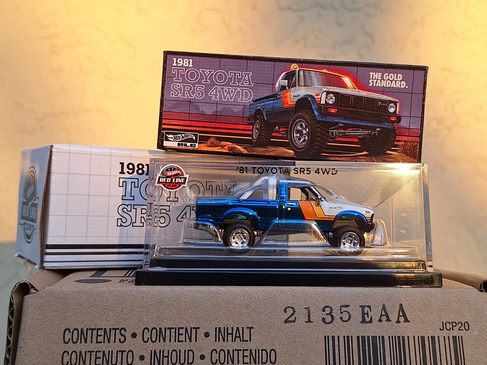 Toyota SR5 4x4 Spectraflame Ice Blue RLC exclusivo de Hot Wheels 🛻’81 -