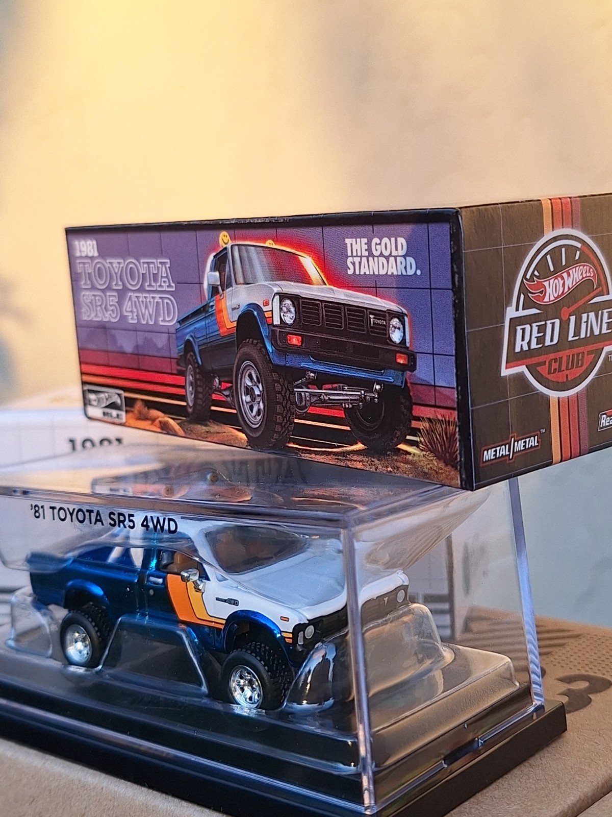 Toyota SR5 4x4 Spectraflame Ice Blue RLC exclusivo de Hot Wheels 🛻’81 - - Image 3